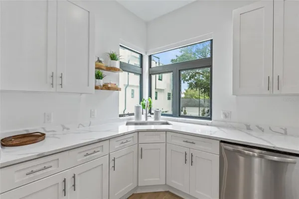 $5,950 | 218 Park Lake Street, Unit 8, Orlando, FL 32803