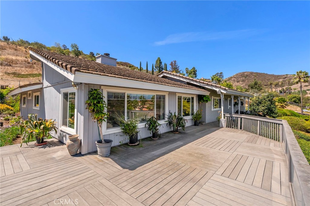 5012 Sleeping Indian Road Fallbrook, CA 92028 - Photo 1 of 59 Gallery Image 1