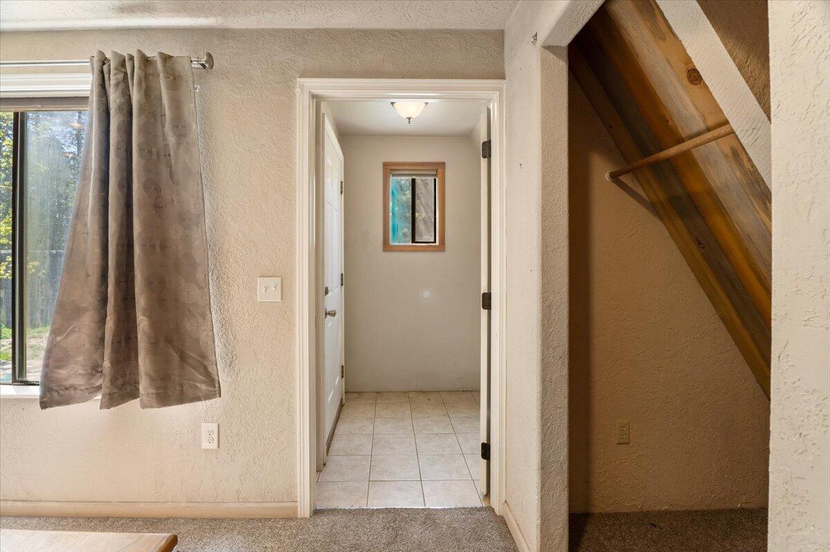 16010 Green Forest Road La Pine, OR 97739 - Photo 2 of 23 02-Entry