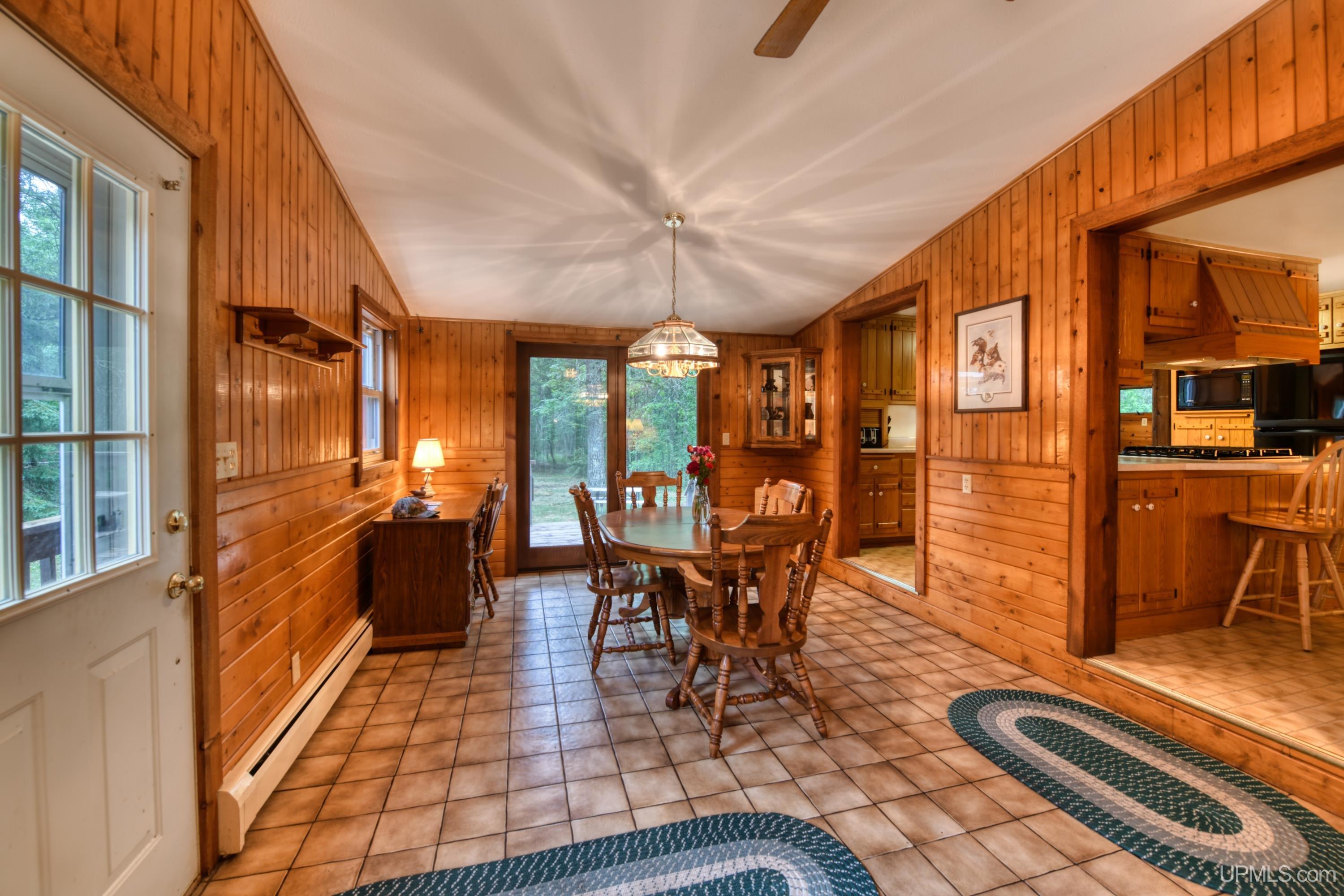 W11711 High Falls Road Crivitz, WI 54114 - Photo 6 of 44