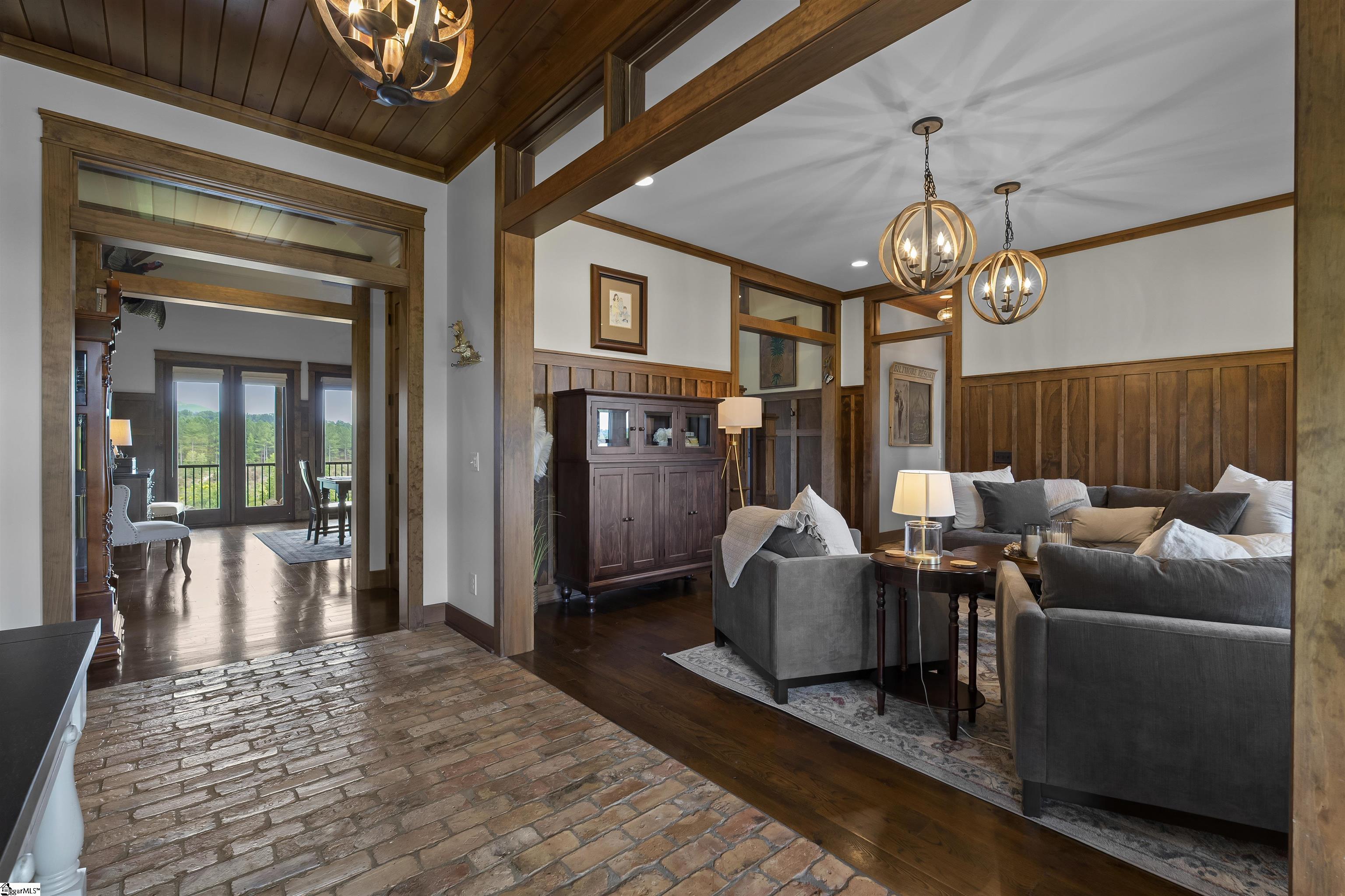 154 Glassy Road Landrum, SC 29356 - Photo 8 of 36