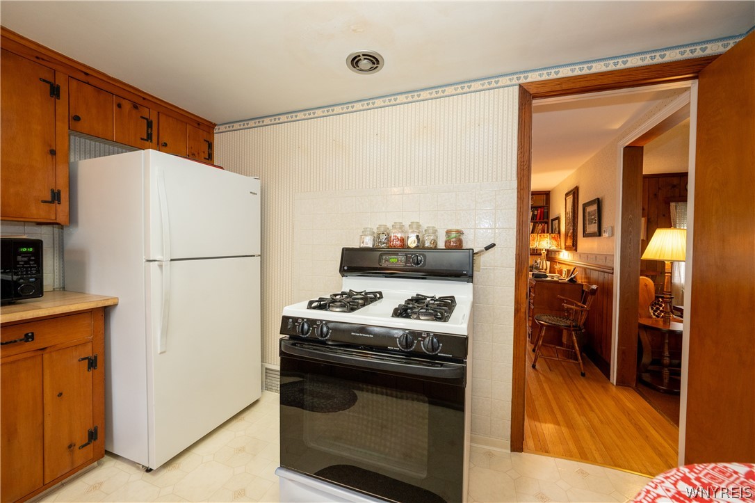 7587 Back Creek Road Boston, NY 14075 - Photo 11 of 47