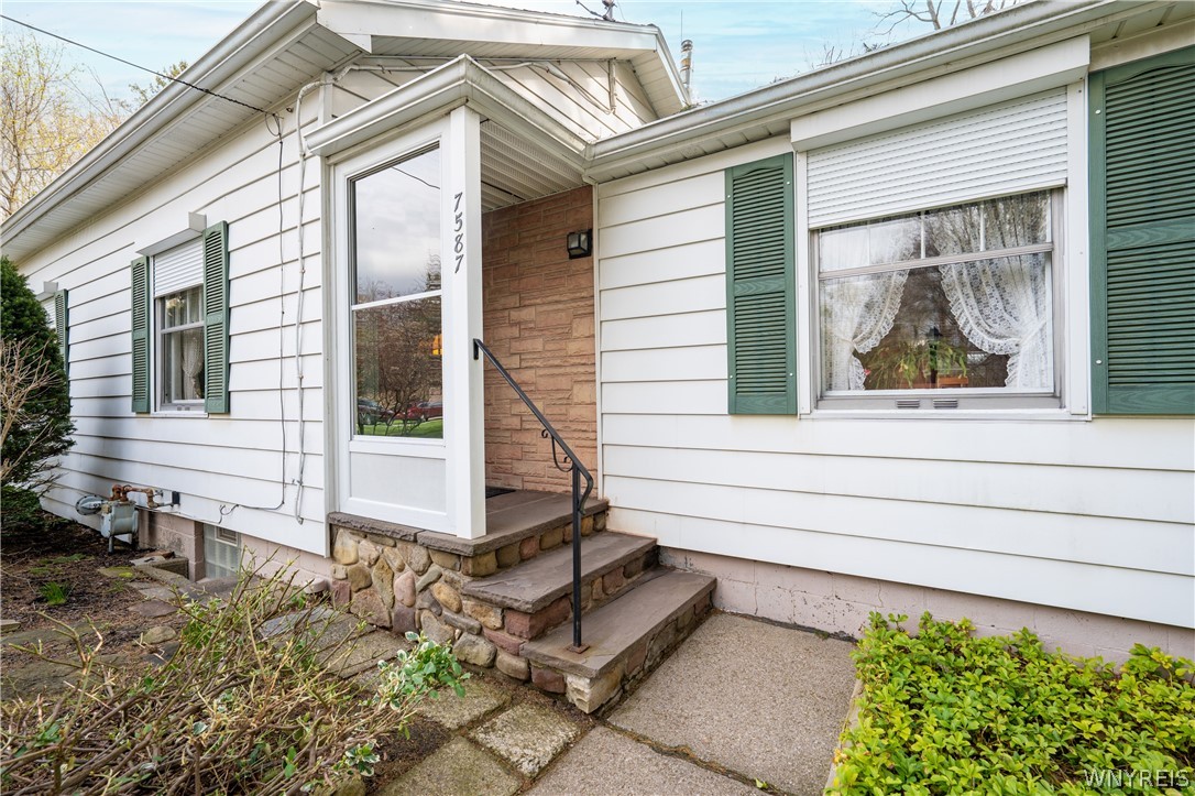 7587 Back Creek Road Boston, NY 14075 - Photo 3 of 47