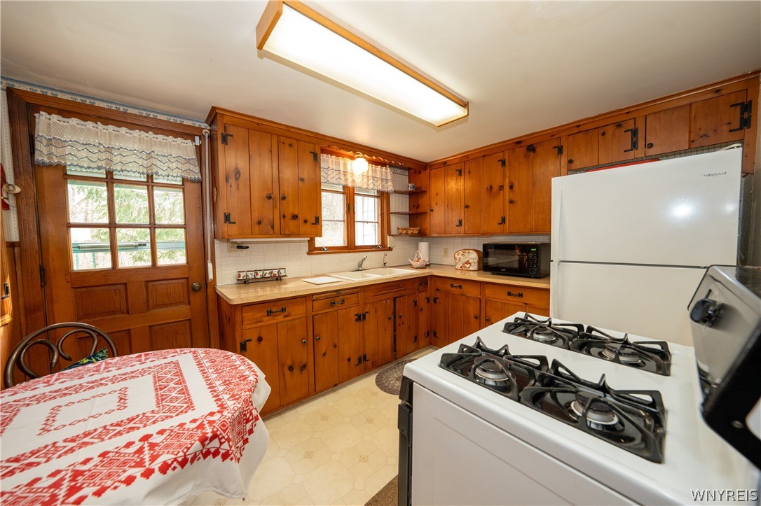 7587 Back Creek Road Boston, NY 14075 - Photo 7 of 47