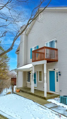 $229,000 | 530 Foxridge Drive, Unit 530, Fox Lake, IL 60020
