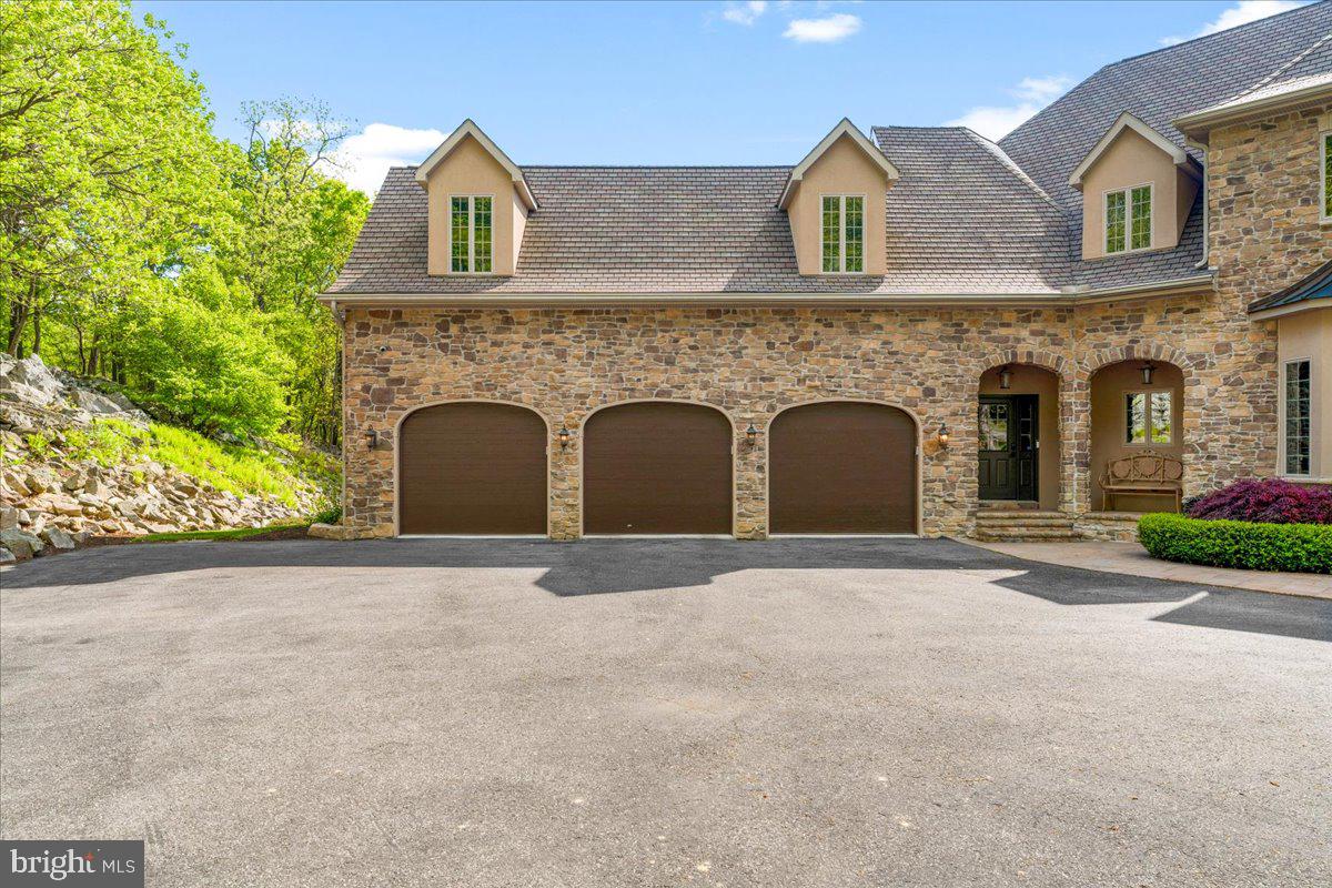 12565 Stone Crest Circle Waynesboro, PA 17268 - Photo 144 of 146 Plenty of garage space