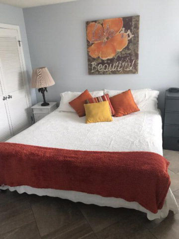 497 Plantation Road, Unit 1150 Gulf Shores, AL 36542 - Photo 7 of 8 Master Bedroom