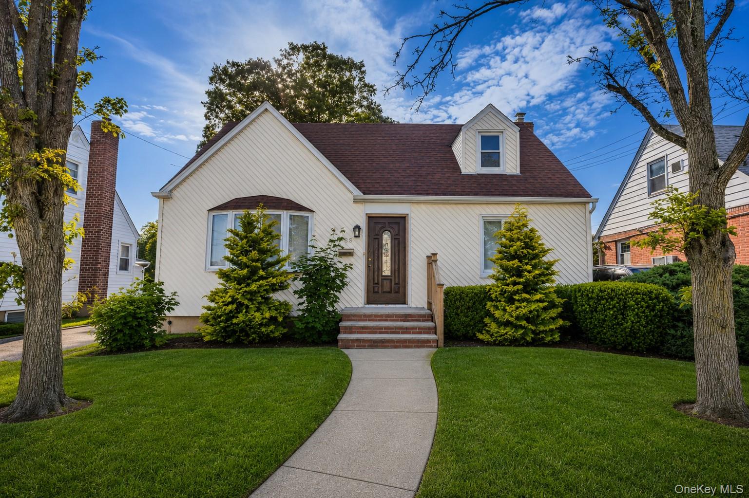 85 Todd Road Valley Stream, NY 11580 - Photo 1 of 29