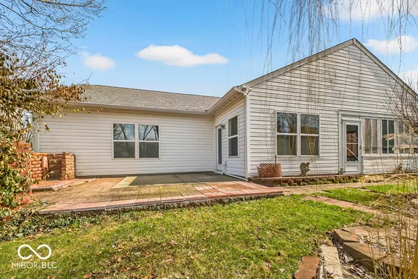 $318,500 | 2212 Southlake Avenue East, Greenwood, IN 46143