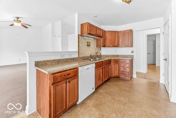 $318,500 | 2212 Southlake Avenue East, Greenwood, IN 46143