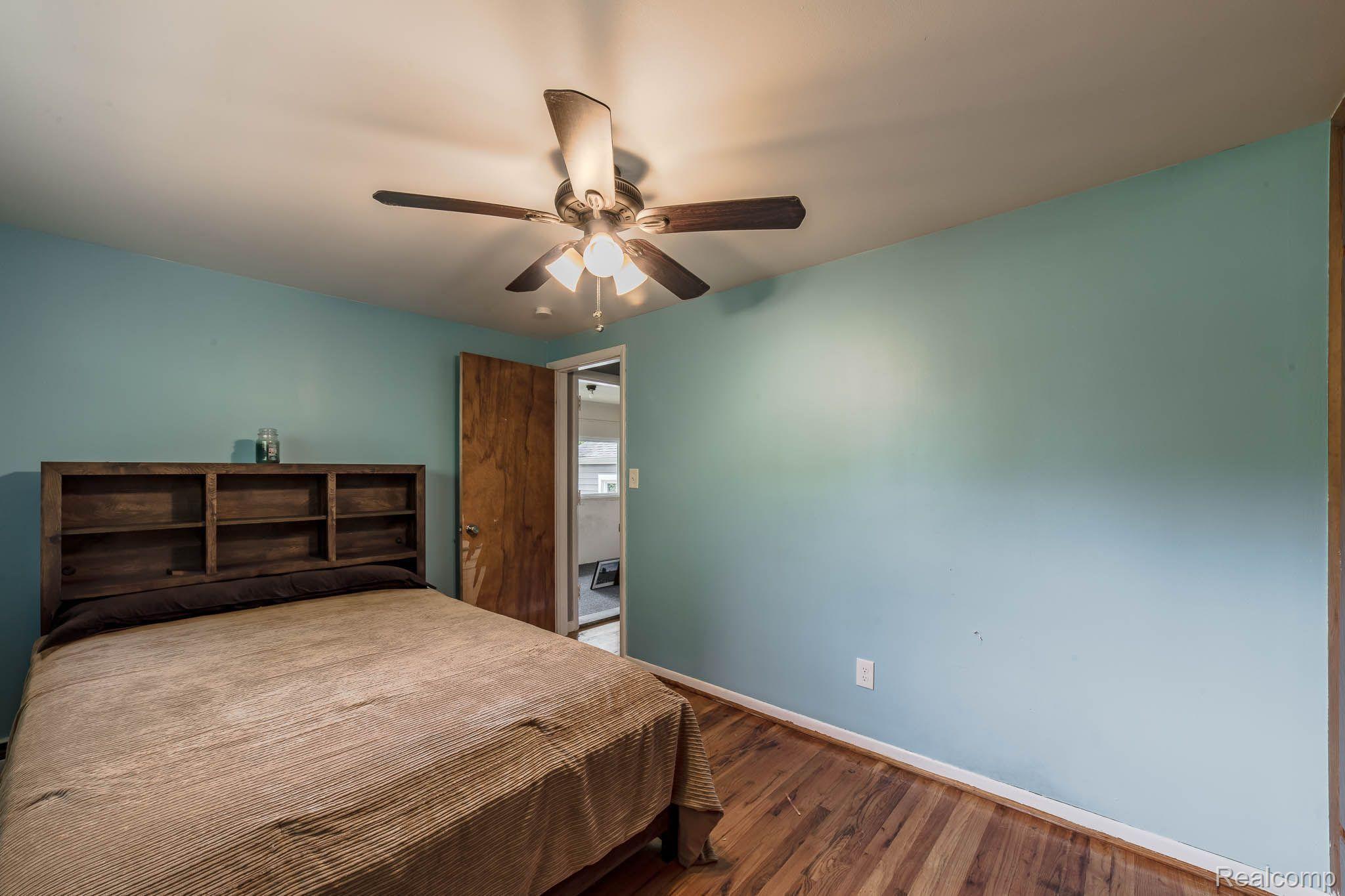 8317 Russell Street Utica, MI 48317 - Photo 29 of 40 Gallery Image 29