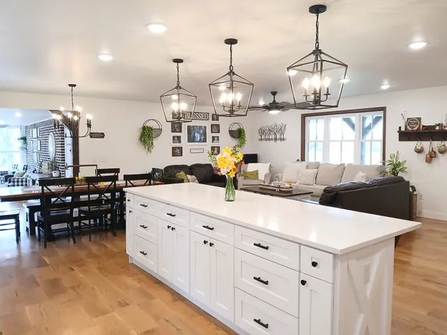 $1,299,900 | 450 Paul Thompson Road, Bethpage, TN 37022