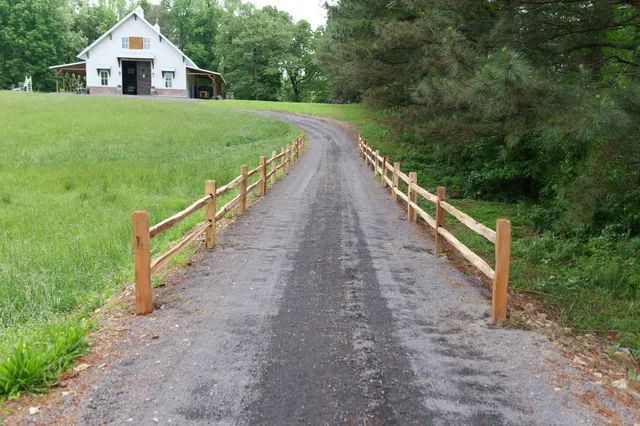 $1,299,900 | 450 Paul Thompson Road, Bethpage, TN 37022