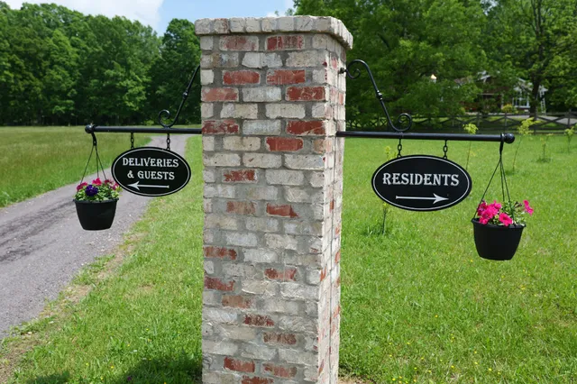 $1,299,900 | 450 Paul Thompson Road, Bethpage, TN 37022