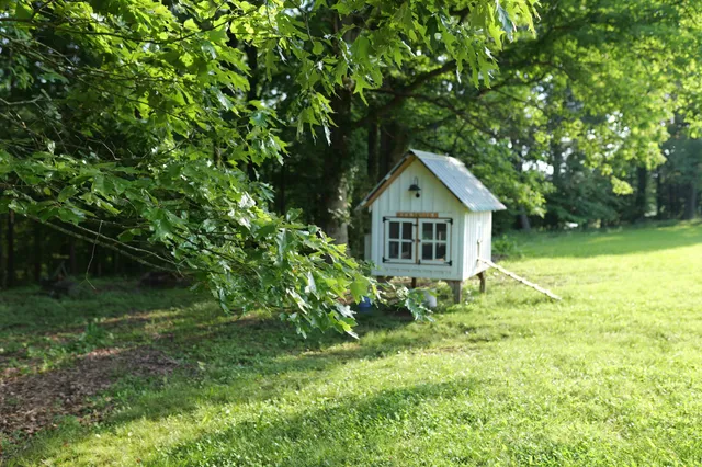 $1,299,900 | 450 Paul Thompson Road, Bethpage, TN 37022