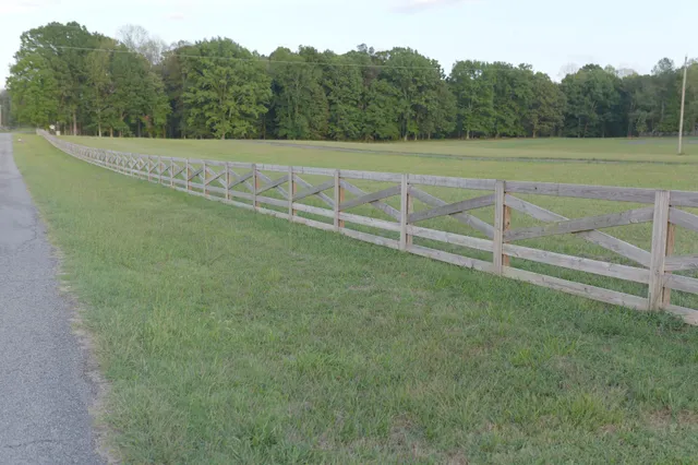 $1,299,900 | 450 Paul Thompson Road, Bethpage, TN 37022