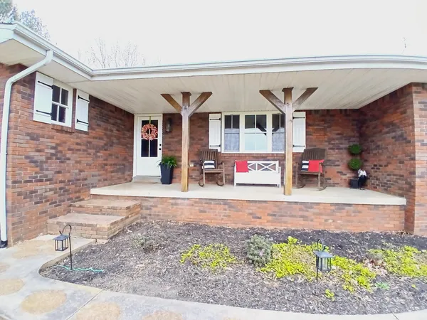 $1,299,900 | 450 Paul Thompson Road, Bethpage, TN 37022