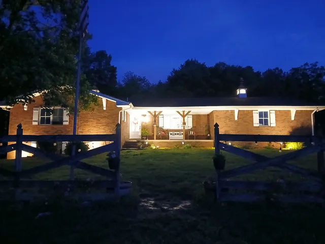 $1,299,900 | 450 Paul Thompson Road, Bethpage, TN 37022
