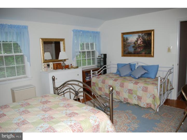 813 Hilltop Road Cinnaminson, NJ 08077 - Photo 11 of 14 Gallery Image 11
