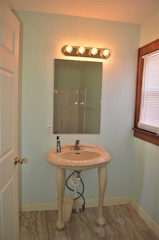 9637 Old Tullahoma Road Tullahoma, TN 37388 - Photo 14 of 30 Gorgeous full bath just off the formal dining room.
