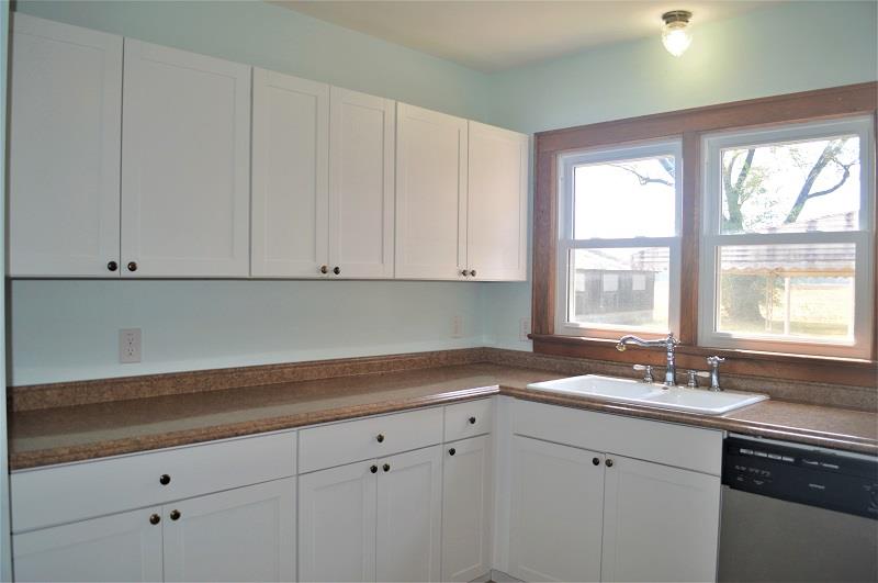 9637 Old Tullahoma Road Tullahoma, TN 37388 - Photo 10 of 30 Loads of beautiful custom cabinets. Don't miss all the beautiful counter tops.