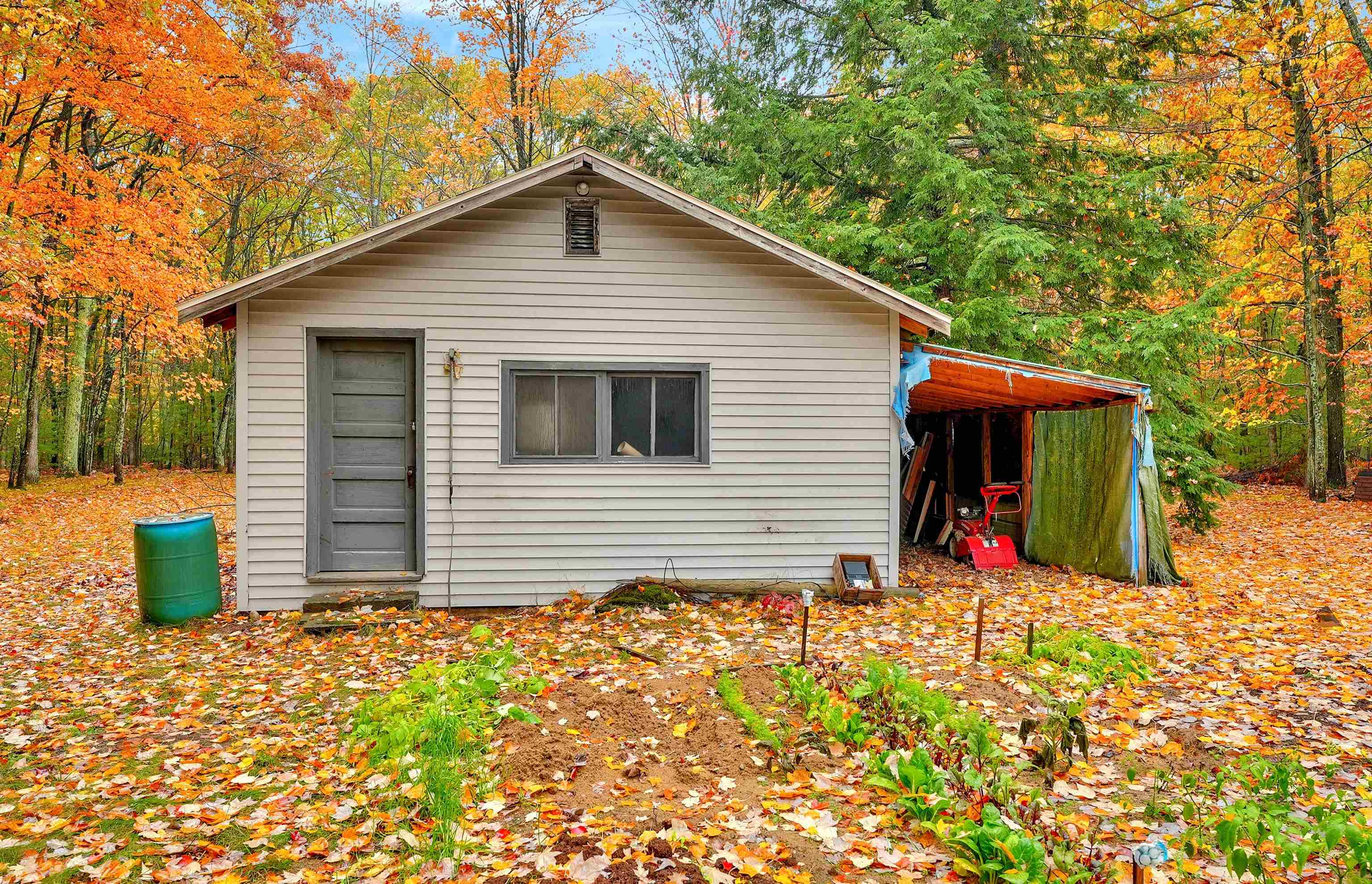 5274 Karlin Road Interlochen, MI 49643 - Photo 2 of 24