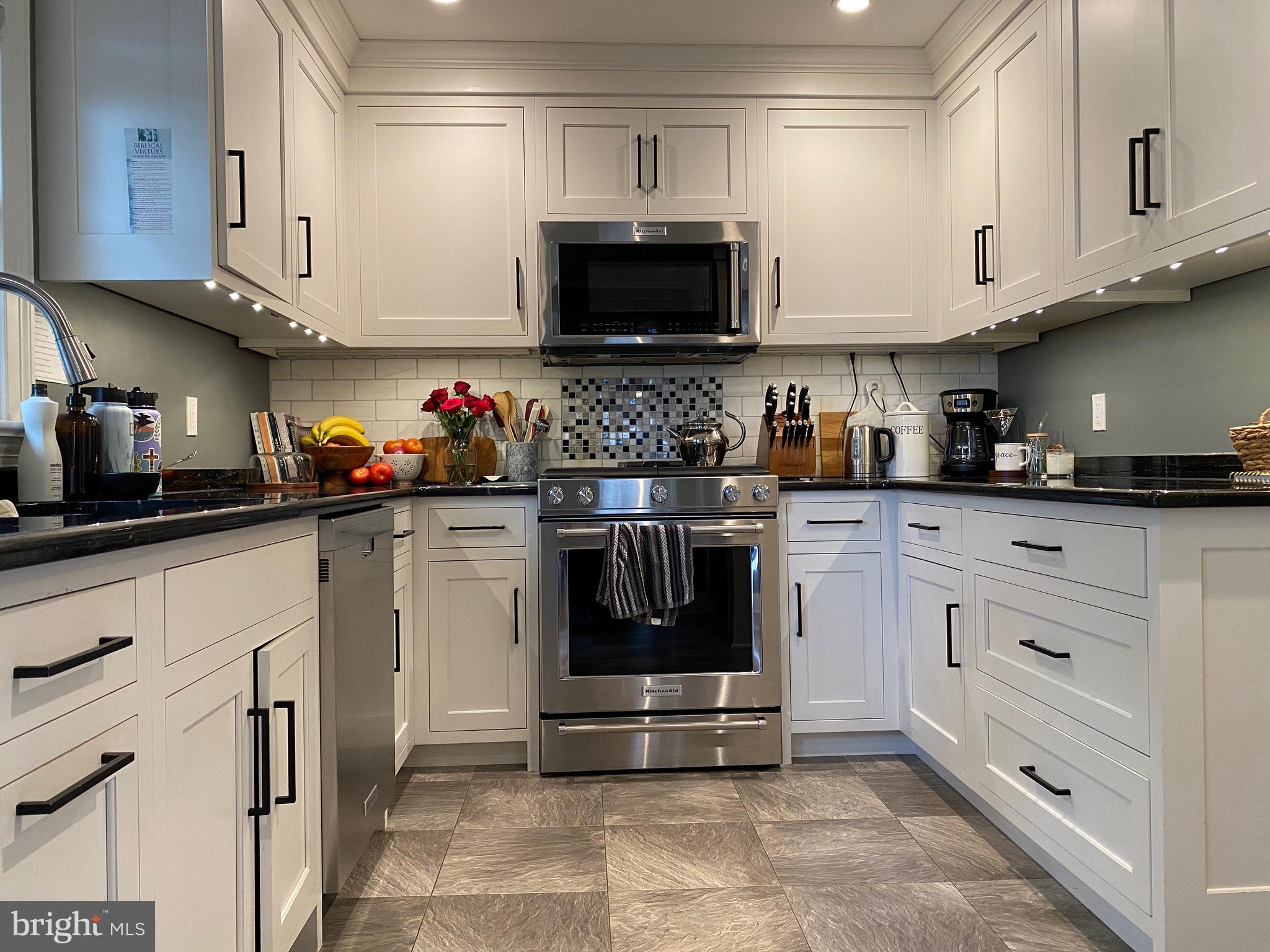 417 Lampeter Road Lancaster, PA 17602 - Photo 16 of 40 Kitchen