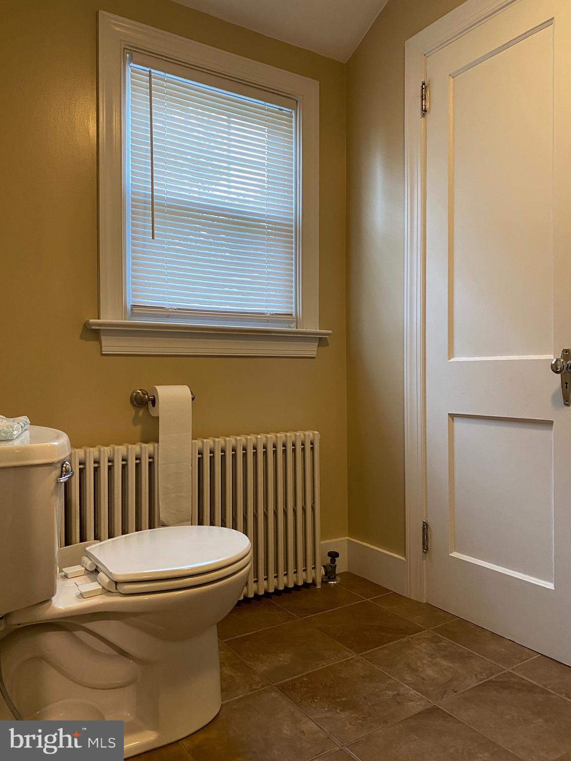 417 Lampeter Road Lancaster, PA 17602 - Photo 28 of 40 Bathroom