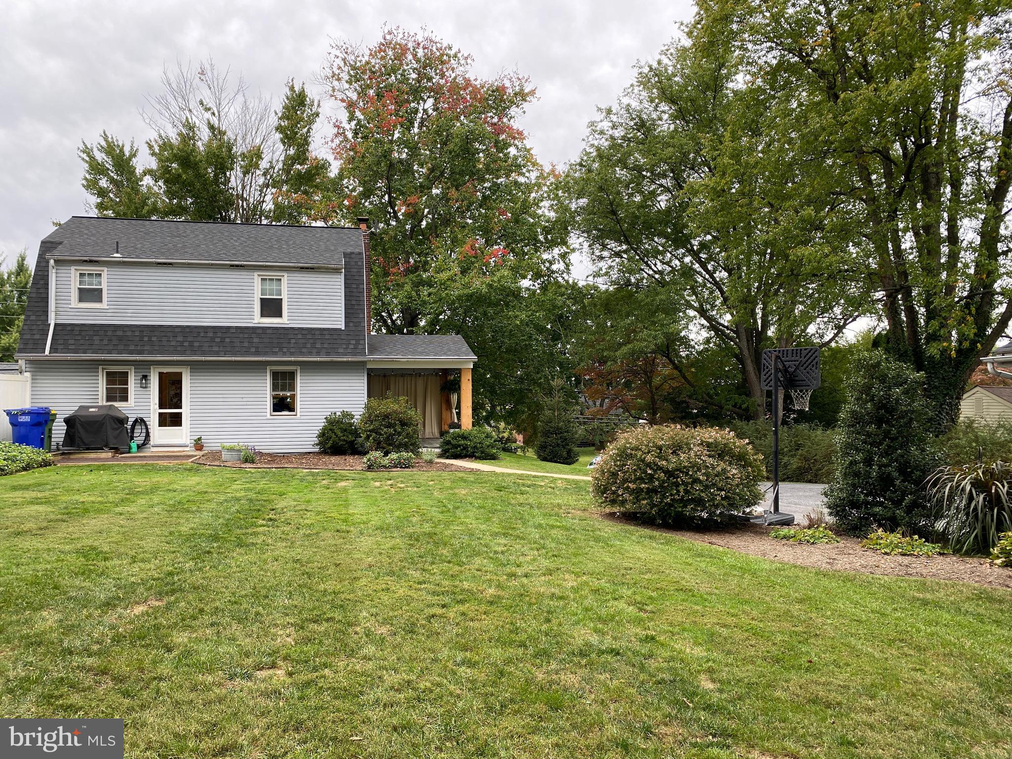 417 Lampeter Road Lancaster, PA 17602 - Photo 4 of 40 Gallery Image 4