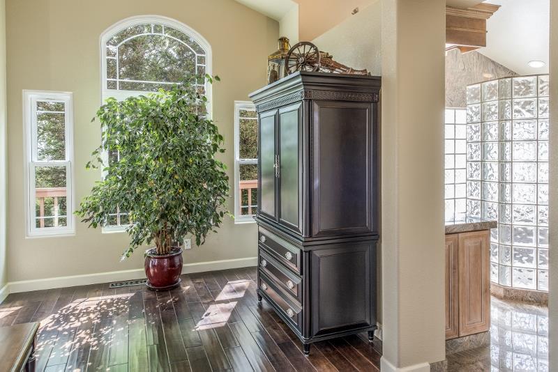 17819 Riverbend Road Salinas, CA 93908 - Photo 3 of 28 Gallery Image 3