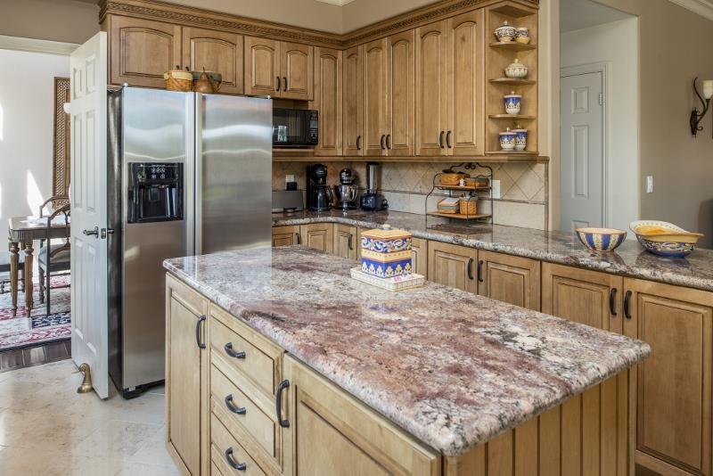 17819 Riverbend Road Salinas, CA 93908 - Photo 5 of 28 Gallery Image 5