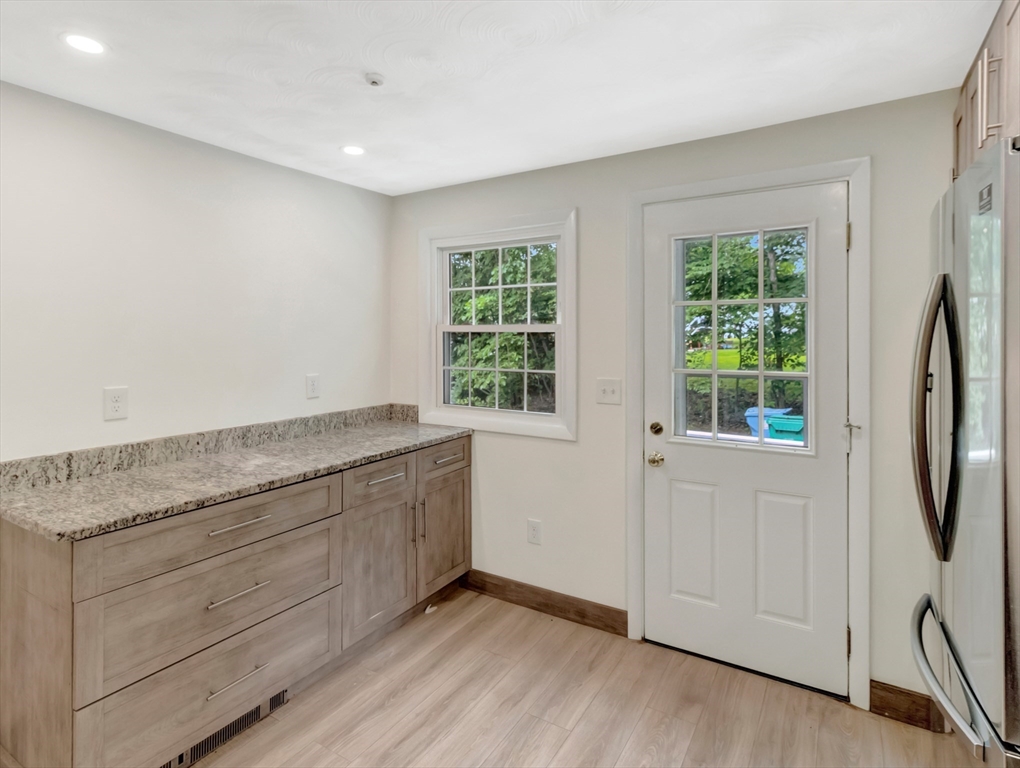 30 Keans Road Burlington, MA 01803 - Photo 9 of 34