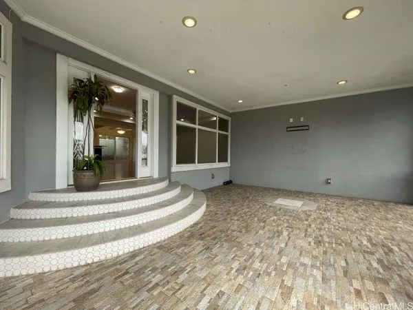 $3,000 | 47-150 Kamehameha Highway, Kaneohe, HI 96744