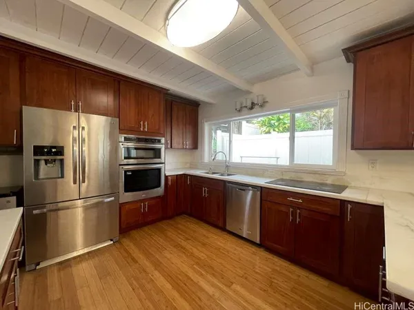 $3,000 | 47-150 Kamehameha Highway, Kaneohe, HI 96744