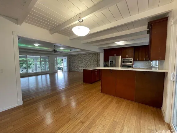 $3,000 | 47-150 Kamehameha Highway, Kaneohe, HI 96744