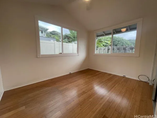 $3,000 | 47-150 Kamehameha Highway, Kaneohe, HI 96744