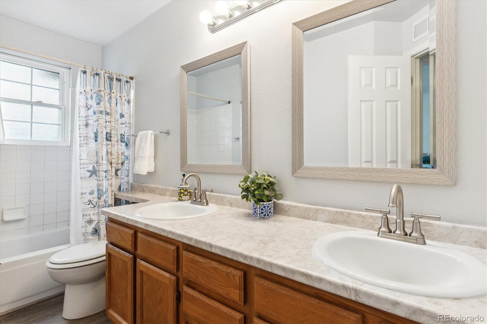 9859 Spring Hill Drive Highlands Ranch, CO 80129 - Photo 26 of 37 Gallery Image 26