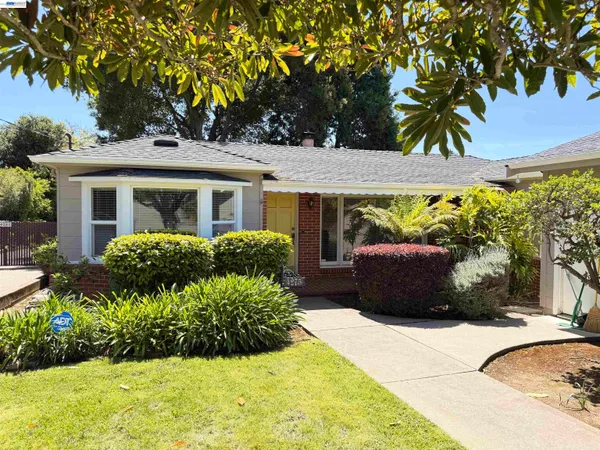 $2,900 | 4275 Heyer Avenue, Castro Valley, CA 94546