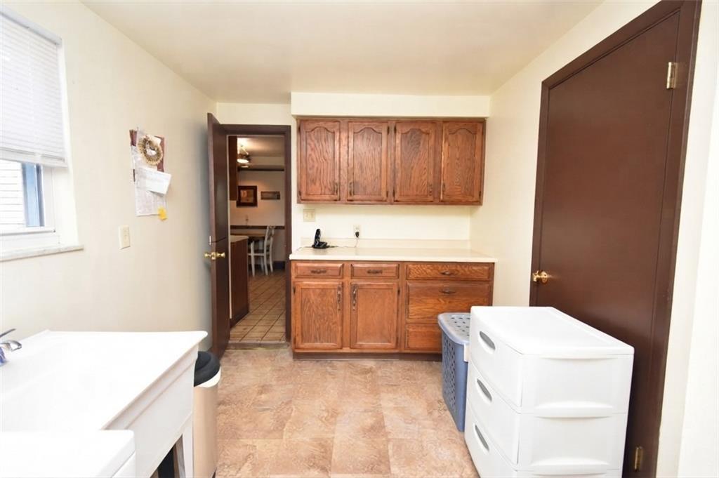 932 Agnew Road Pittsburgh, PA 15227 - Photo 22 of 30 Gallery Image 22
