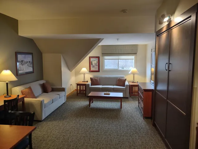 $142,500 | 228 East Mountain Road, Unit D DRMR GRAND HOTEL 350 III (LYSIAK), Killington, VT 05751