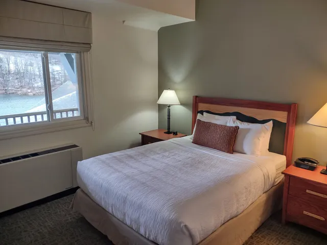 $142,500 | 228 East Mountain Road, Unit D DRMR GRAND HOTEL 350 III (LYSIAK), Killington, VT 05751