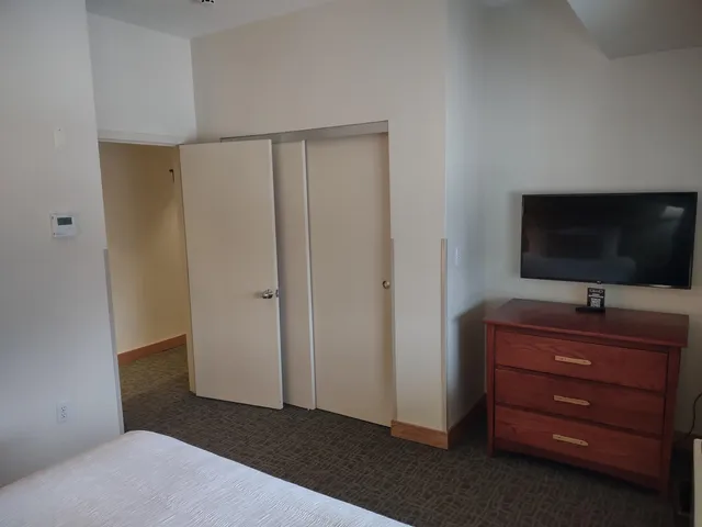 $142,500 | 228 East Mountain Road, Unit D DRMR GRAND HOTEL 350 III (LYSIAK), Killington, VT 05751