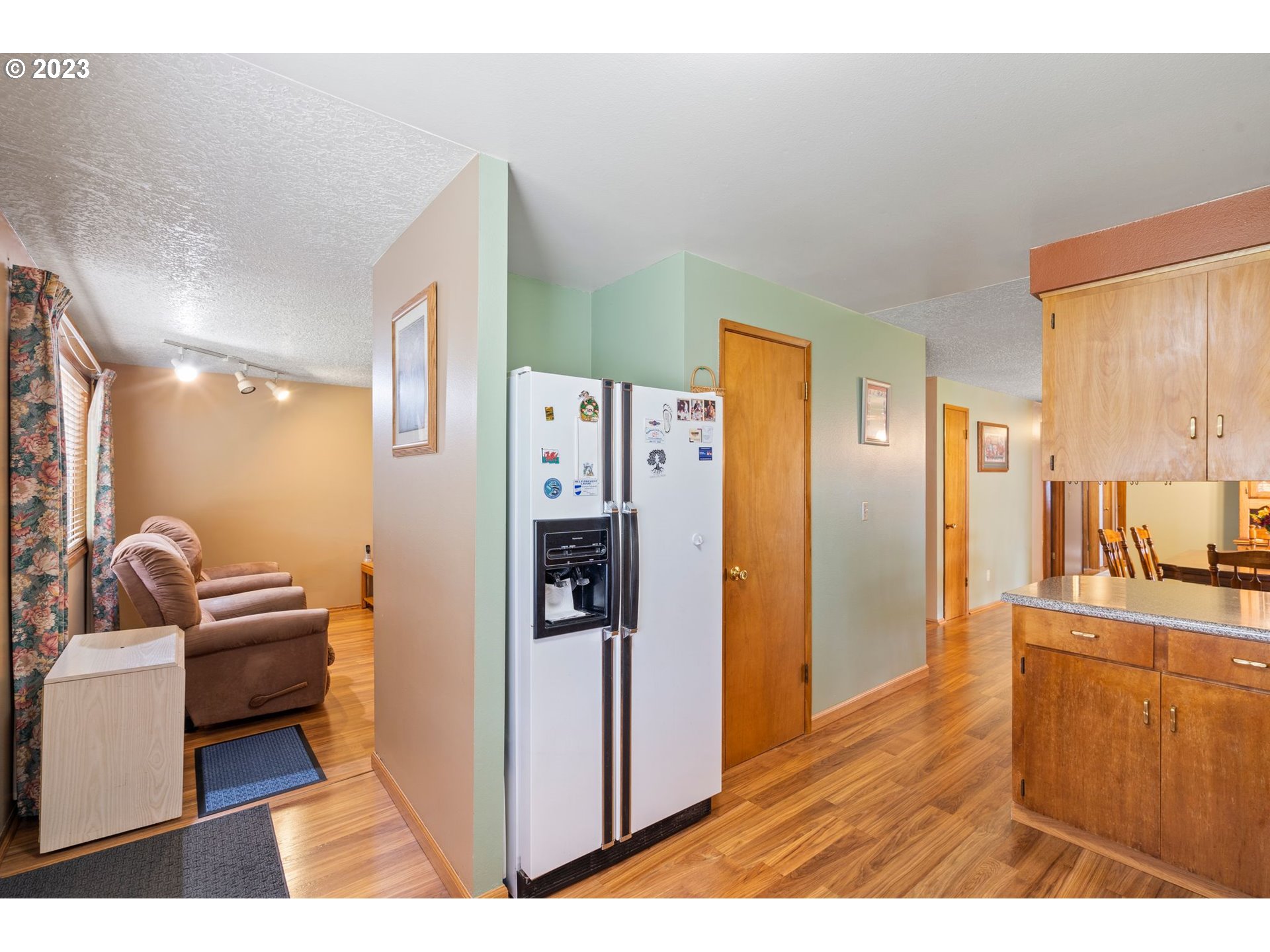 6104 Caldwell Road Gladstone, OR 97027 - Photo 11 of 28 Kitchen