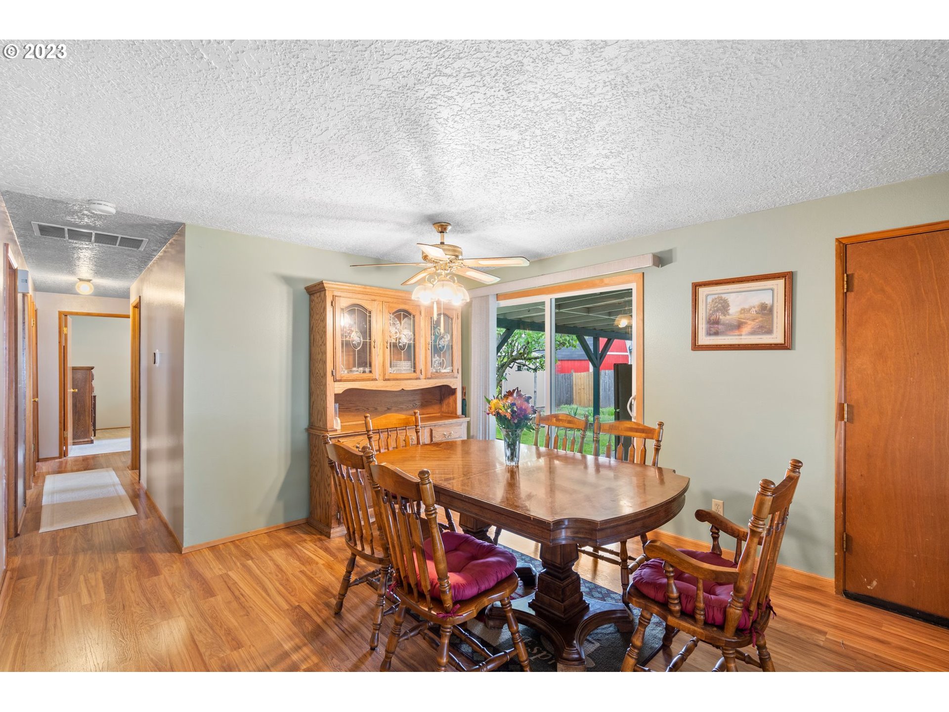 6104 Caldwell Road Gladstone, OR 97027 - Photo 13 of 28 Dining Area