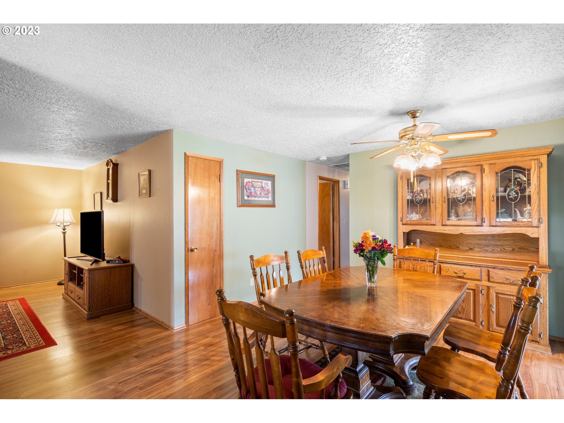 6104 Caldwell Road Gladstone, OR 97027 - Photo 14 of 28 Dining Area