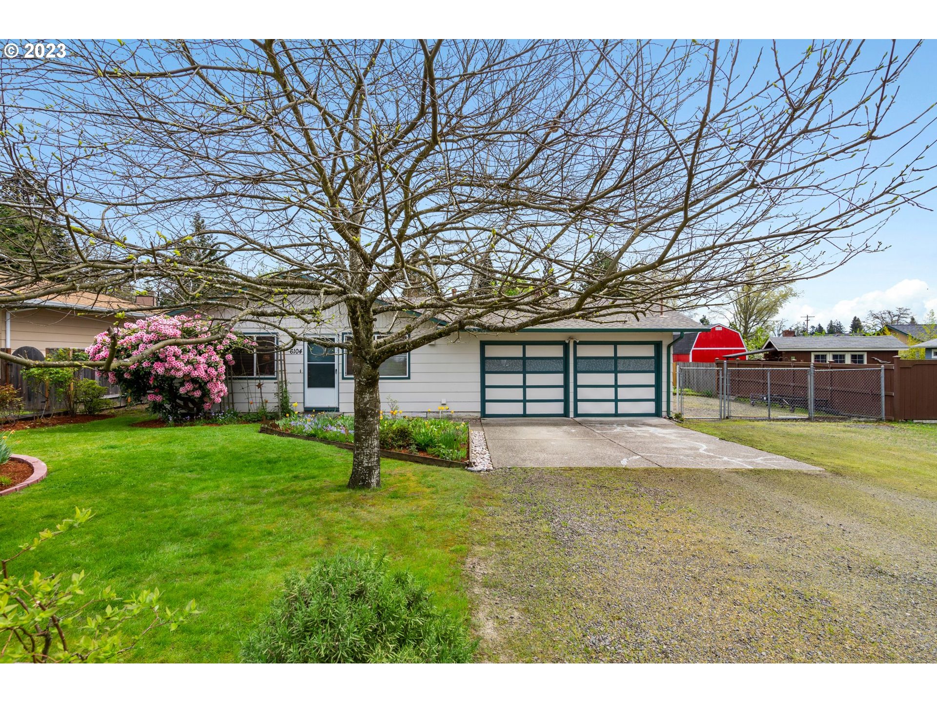 6104 Caldwell Road Gladstone, OR 97027 - Photo 2 of 28 Exterior