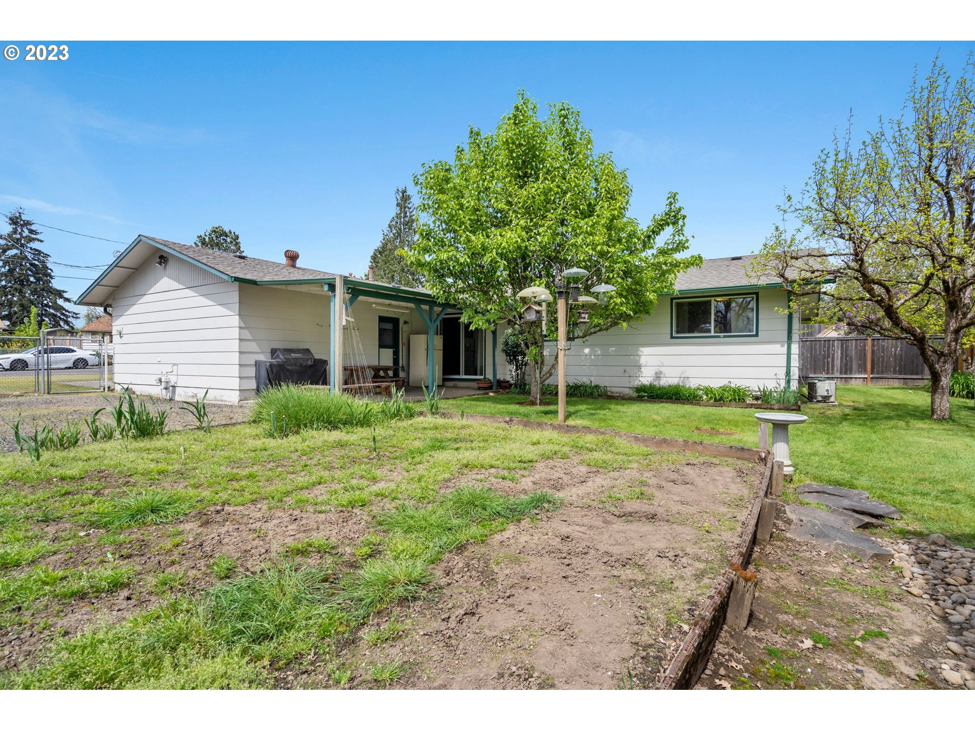 6104 Caldwell Road Gladstone, OR 97027 - Photo 27 of 28 Backyard