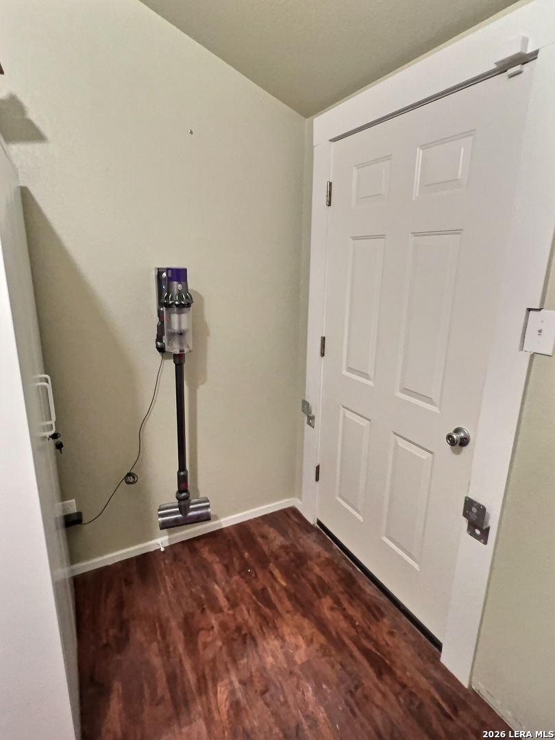 404 West Walnut Street Seguin, TX 78155 - Photo 23 of 32 a view of a room with gym equipment