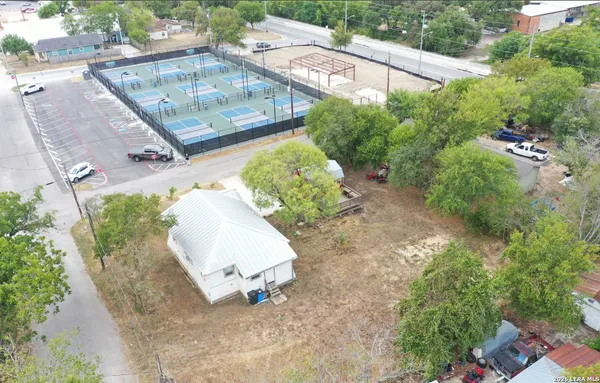an aerial view of a house having yard