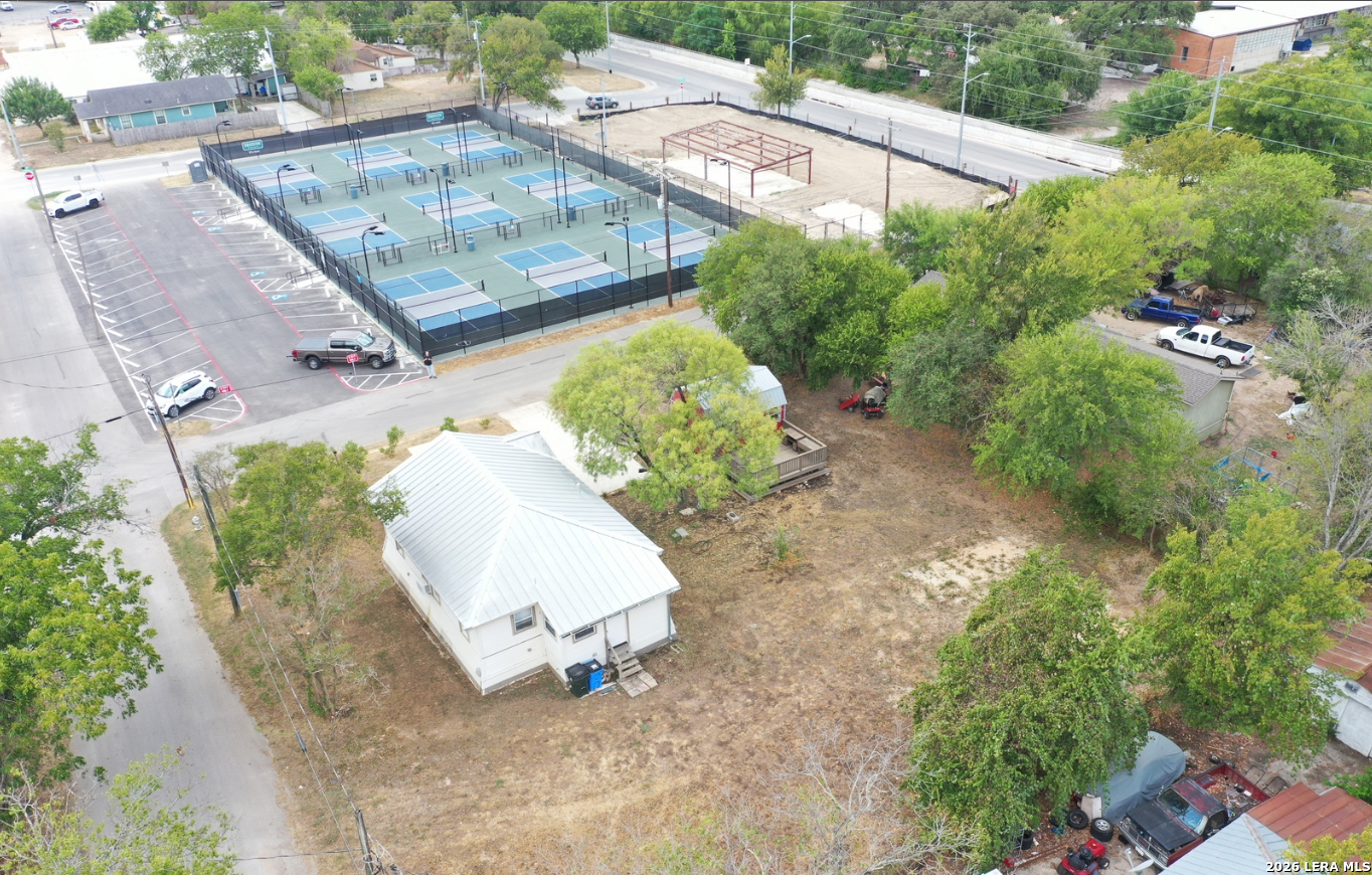 404 West Walnut Street Seguin, TX 78155 - Photo 25 of 32 an aerial view of a house having yard